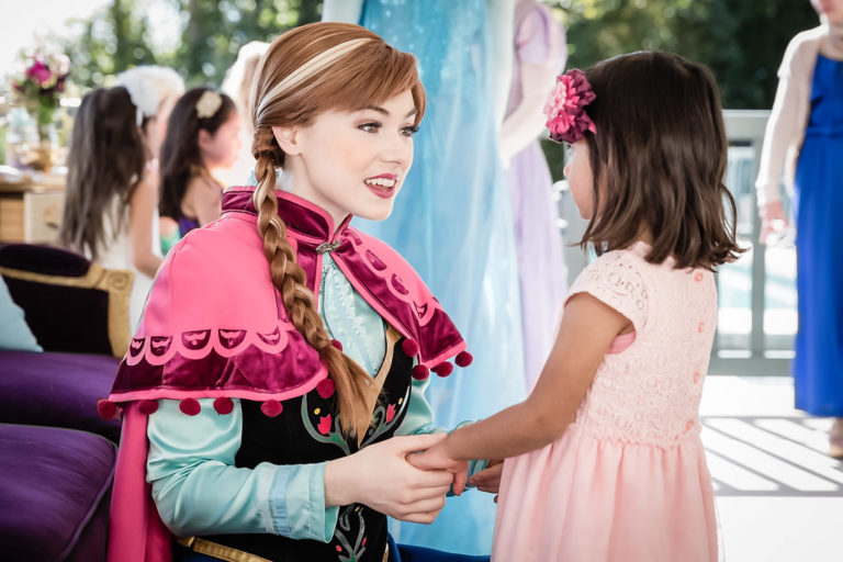 Princes Anna visits little girls birthday party