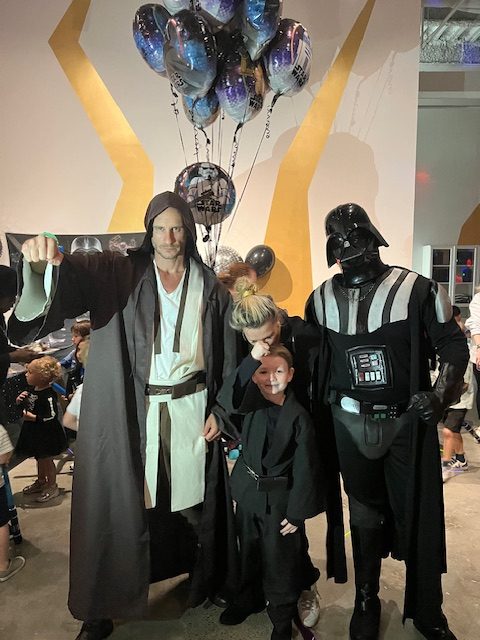 Luke Skywalker with Darth Vader and balloons | Rent Party Characters