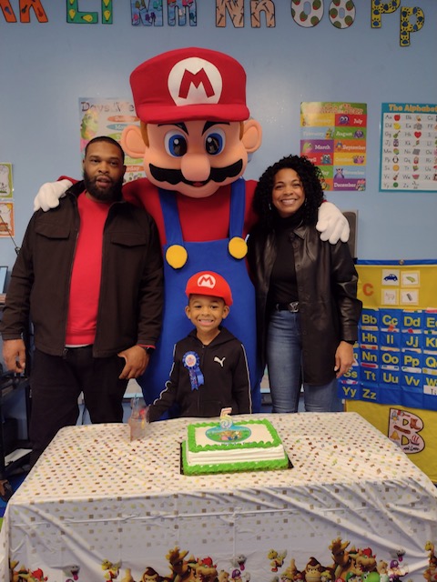 Mario with a family and a birthday cake | Rent Party Characters