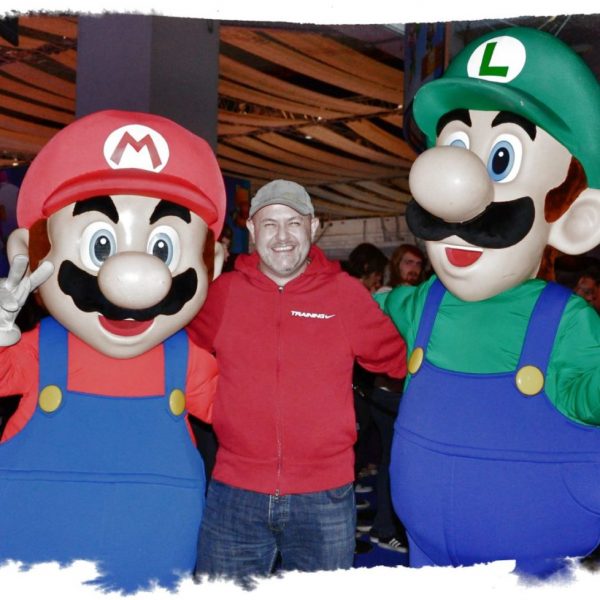 Super Mario and Luigi at party